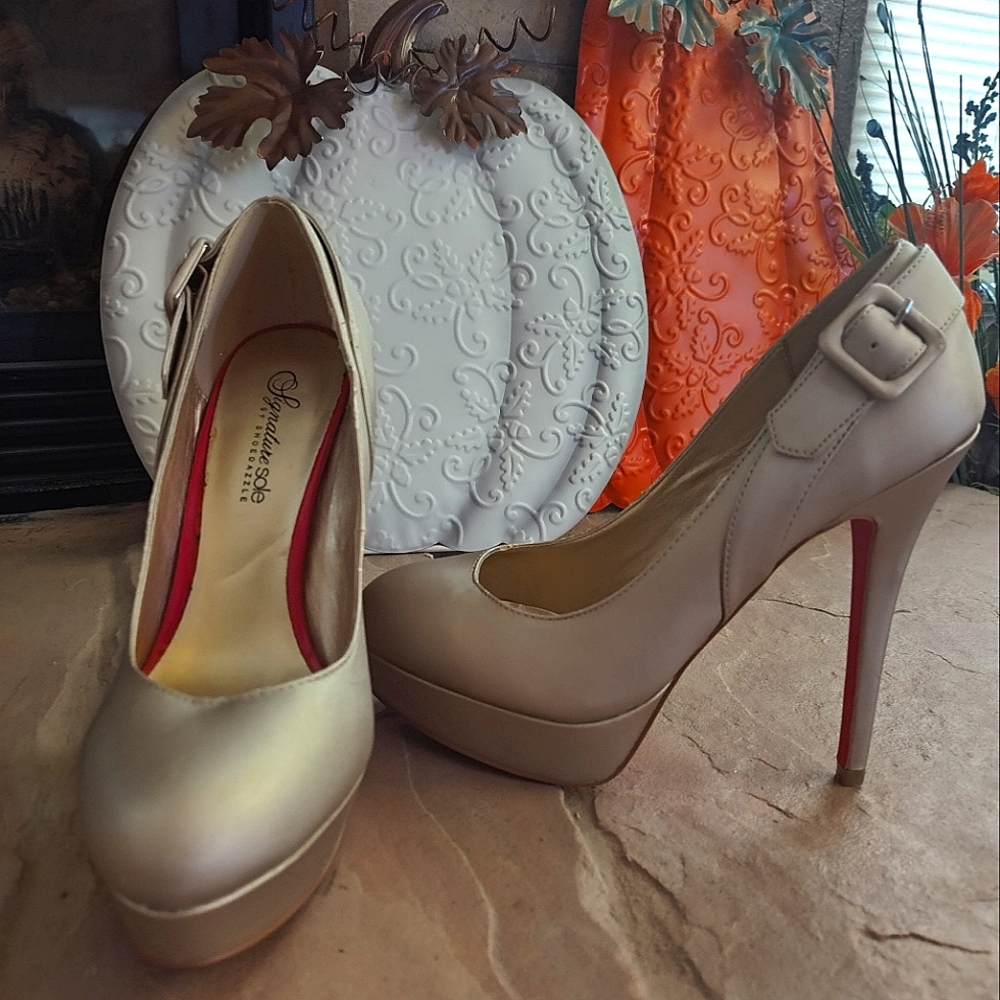 Shoe Dazzle Rose Gold pumps